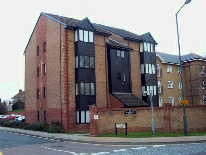 1 Bedroom Flat To Rent In Cricketers Close, Erith, DA8