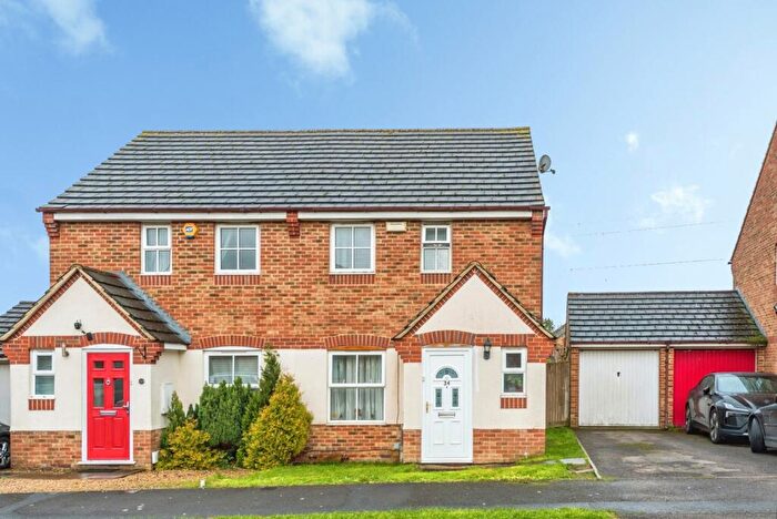 3 Bedroom Semi Detached House For Sale In Brake Hill, Oxford, Oxfordshire, OX4