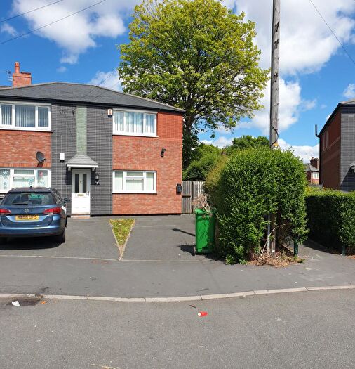 2 Bedroom Maisonette To Rent In Rudheath Avenue, Manchester, M20