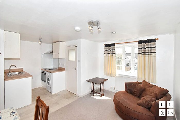 1 Bedroom Flat To Rent In Poltair Road, Penryn, TR10