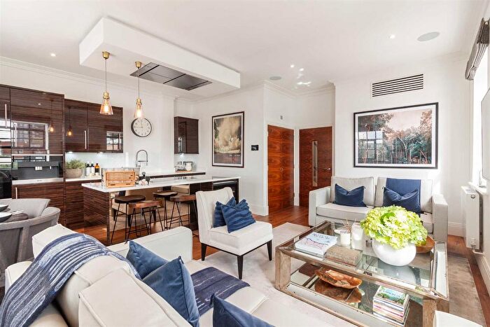 3 Bedroom Flat To Rent In Rainville Road, London, W6