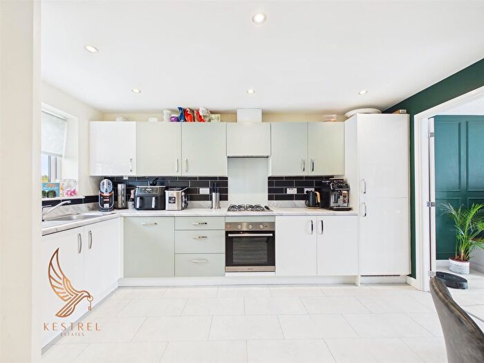 4 Bedroom Semi-Detached House For Sale In Sandygate Lane, Hemsworth, Pontefract, WF9