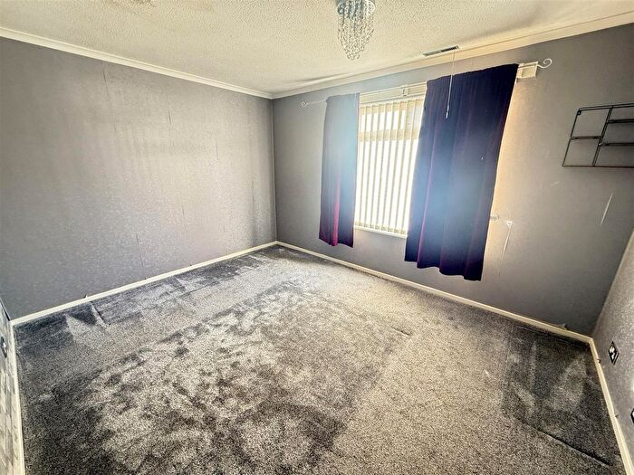 2 Bedroom Detached Bungalow To Rent In Europa Avenue, West Bromwich, B70