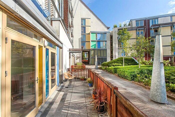 1 Bedroom Flat To Rent In Becquerel Court, Greenwich Millenium Village, London, SE10