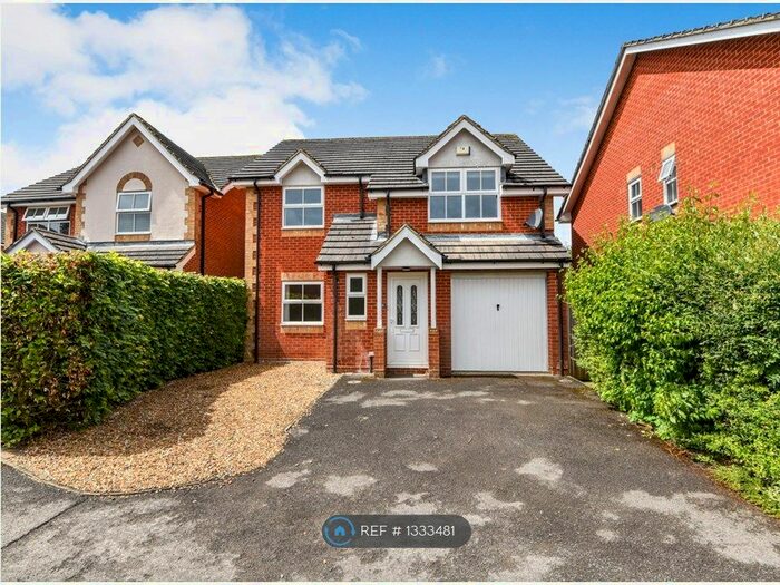 4 Bedroom Detached House To Rent In Chatsworth Green, Hatch Warren, Basingstoke, RG22