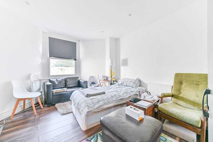Studio For Sale In Upper Grove, South Norwood, London, SE25