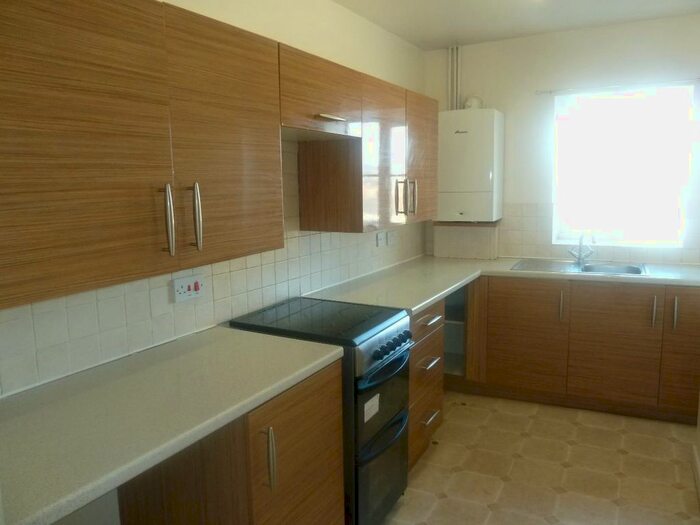 2 Bedroom Flat To Rent In Parade, Exmouth, EX8