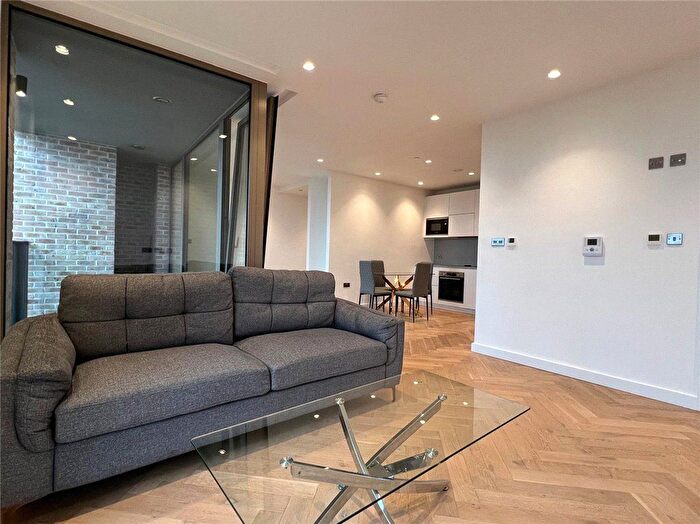 3 Bedroom Flat To Rent In Oberman Road, London, NW10