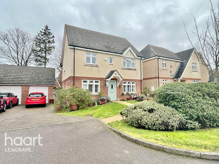 4 Bedroom Detached House For Sale In Oakley Gardens, Luton, LU4