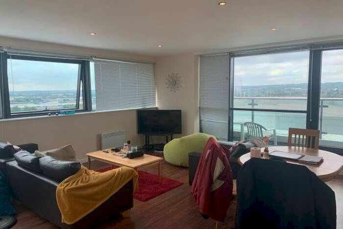 2 Bedroom Flat To Rent In Water Lane, Leeds, LS11