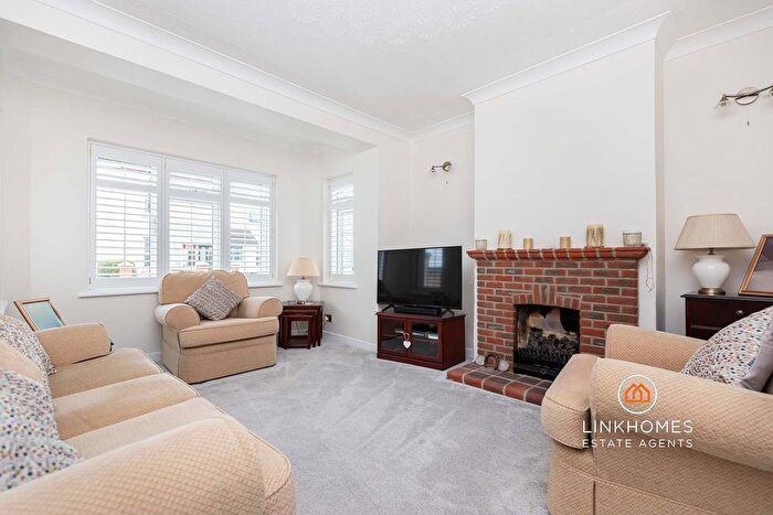 3 Bedroom Terraced House For Sale In Elizabeth Road, Poole, BH15