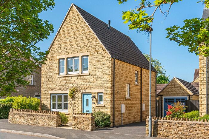 3 Bedroom Detached House For Sale In Heath Avenue, Sutton Benger, SN15