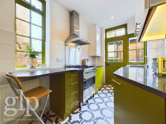 2 Bedroom Flat To Rent In Chesterford House, Store Street, London, Greater London, WC1E