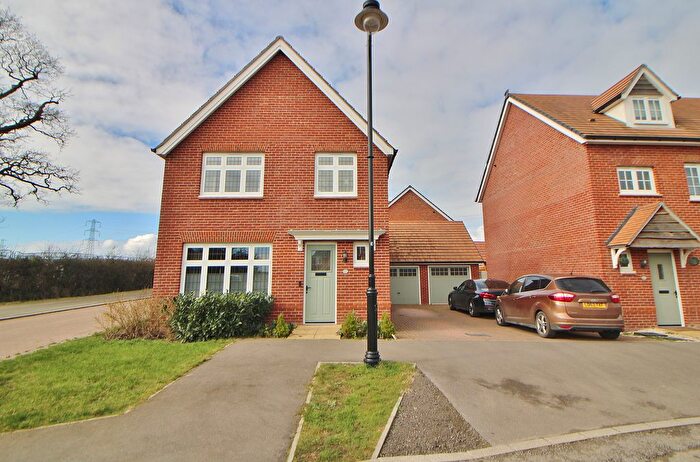 3 Bedroom Detached House For Sale In Ainsworth Road, Waterlooville, PO7