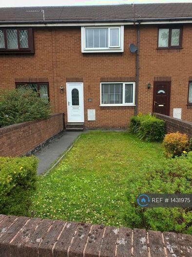 2 Bedroom Terraced House To Rent In Walshaw Road, Bury, BL8