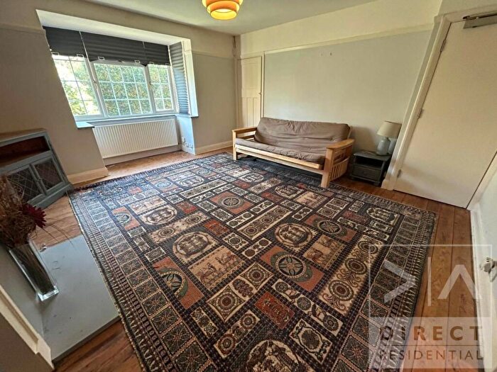 Studio To Rent In The Parade, Epsom, KT18