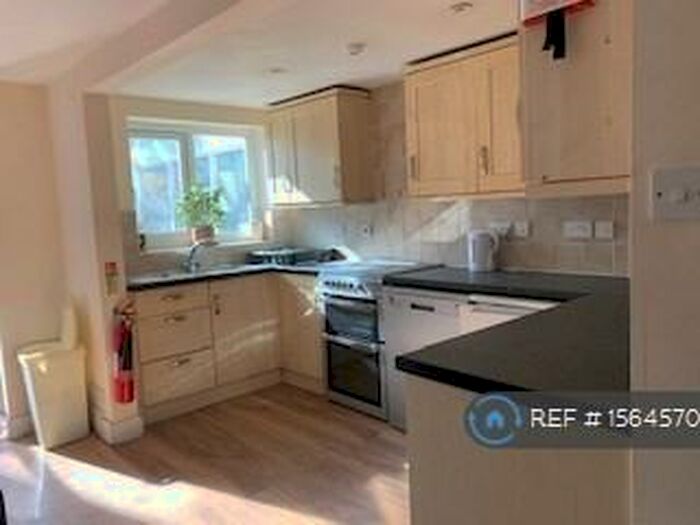 6 Bedroom Terraced House To Rent In Woodside Court, Chester, CH1