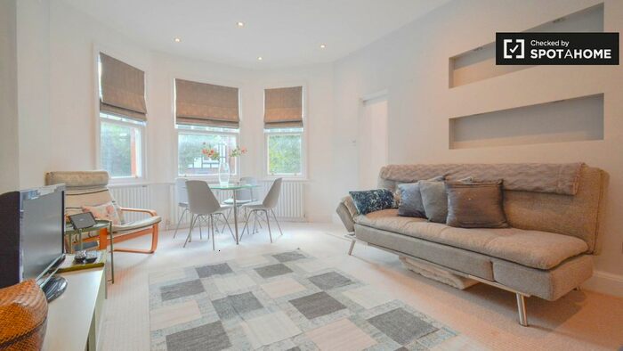 1 Bedroom Flat To Rent In 147 Brondesbury Park, London NW2, UK, NW2