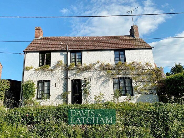 4 Bedroom Detached House For Sale In Pound Street, Warminster, BA12