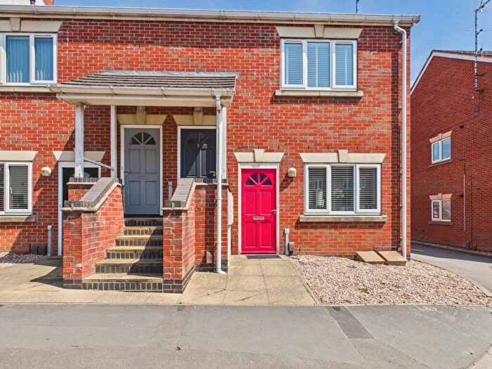 2 Bedroom Apartment For Sale In Derby Road, Hinckley, LE10