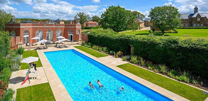 5 Bedroom Property For Sale In Enfield, Enfield, EN4
