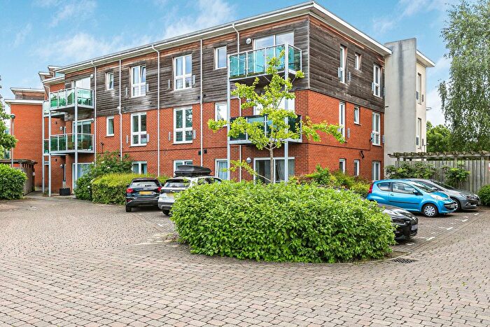 2 Bedroom Flat For Sale In Medhurst Drive, Bromley, BR1