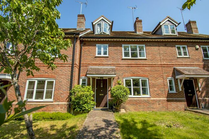4 Bedroom Terraced House To Rent In Wallingford Road, Goring-On-Thames, Oxfordshire, RG8