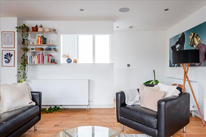 1 Bedroom Duplex For Sale In Redchurch Street, Shoreditch, E2