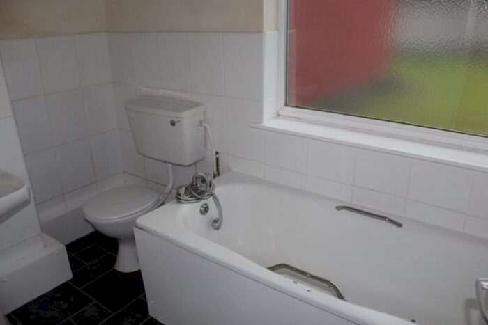 1 Bedroom Flat To Rent In Hawksworth Street, Liverpool, Merseyside, L4