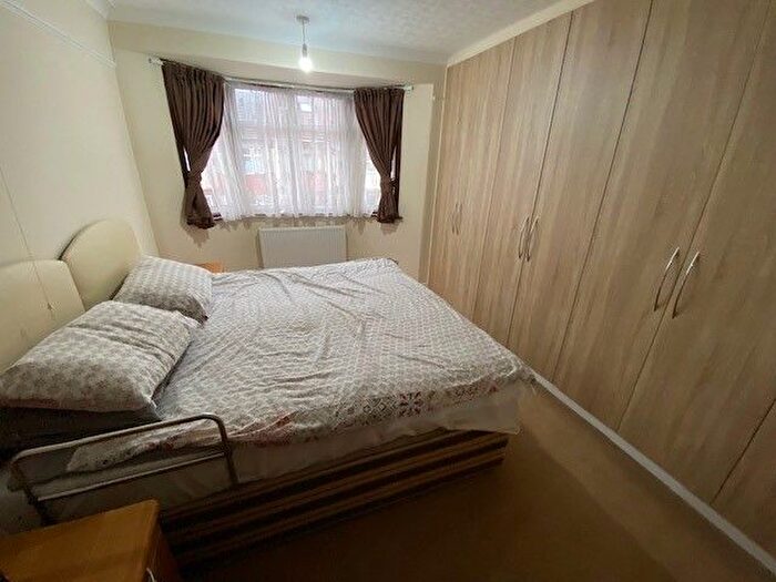4 Bedroom Terraced House To Rent In Rosebank Avenue, Wembley, HA0