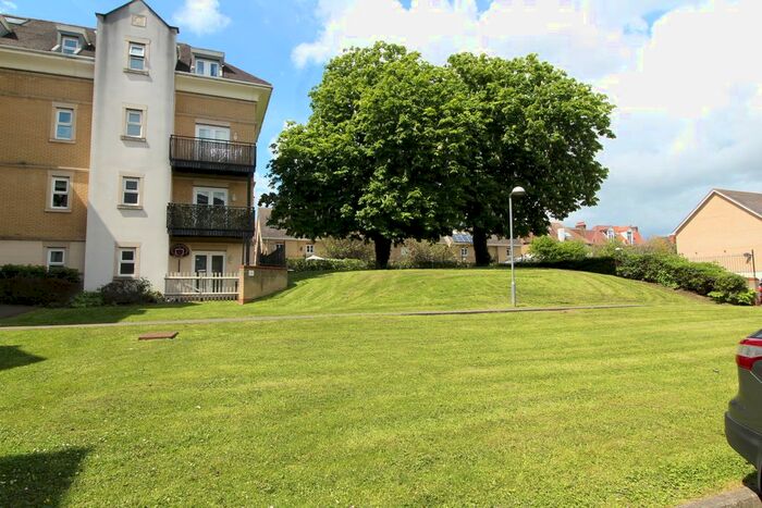 2 Bedroom Flat To Rent In Crawford Avenue, Dartford, DA1