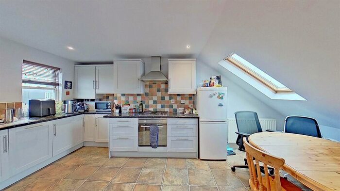 2 Bedroom Flat For Sale In Dagnan Road Clapham South London, SW12