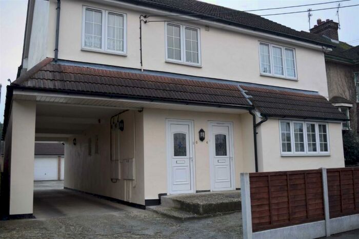 1 Bedroom Flat To Rent In Wick Drive, Wickford, SS12