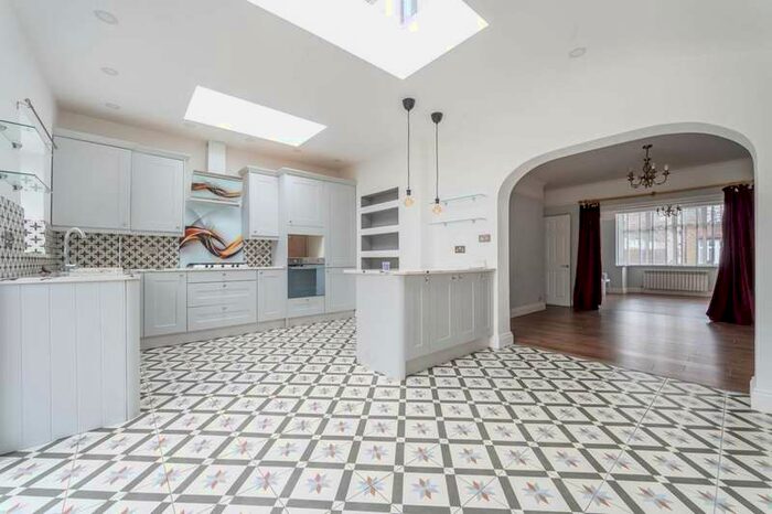 4 Bedroom House To Rent In Lammas Avenue, Mitcham, CR4