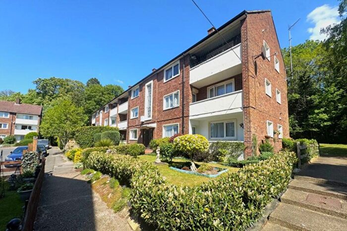 1 Bedroom Apartment To Rent In Weybridge, Surrey, KT13