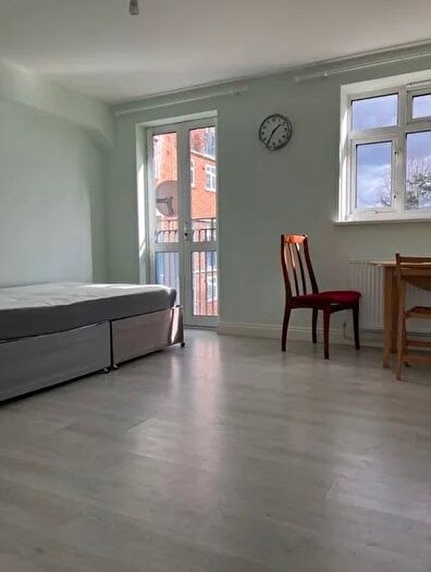 Studio To Rent In London Road, Mitcham, CR4