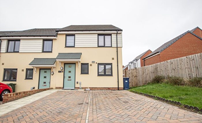 3 Bedroom Semi Detached House For Sale In Chapel Rigg Drive, Scotswood, Newcastle Upon Tyne, NE15