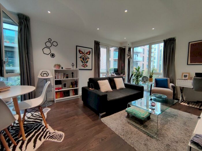 1 Bedroom Apartment To Rent In Devan Grove, London, N4