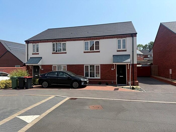4 Bedroom Semi-Detached House To Rent In Barnard Way, Shenley Church End, MK5