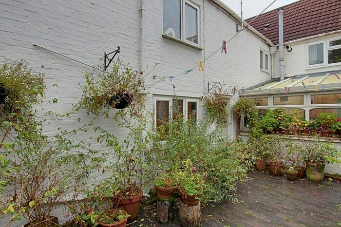 1 Bedroom Flat To Rent In Warminster Road, Westbury, BA13