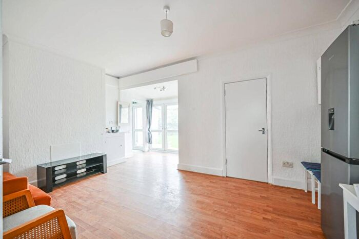 6 Bedroom Detached House To Rent In Sandford Avenue, , Wood Green, London, N22