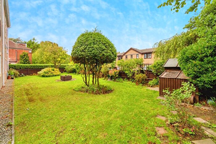 1 Bedroom Flat For Sale In Clifton Road, Southampton, Hampshire, SO15