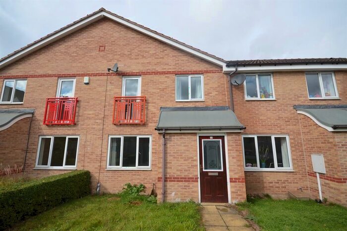 3 Bedroom Terraced House To Rent In Excalibur Way, Chesterfield, S41