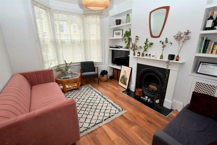 2 Bedroom Maisonette To Rent In Twickenham Road, Leytonstone, E11