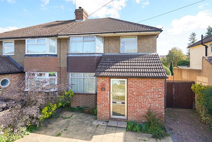 3 Bedroom Semi-detached House For Sale In Oakwood Drive, St Albans, AL4