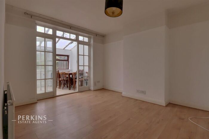 3 Bedroom Semi-Detached House To Rent In Middleton Avenue, Greenford, UB6