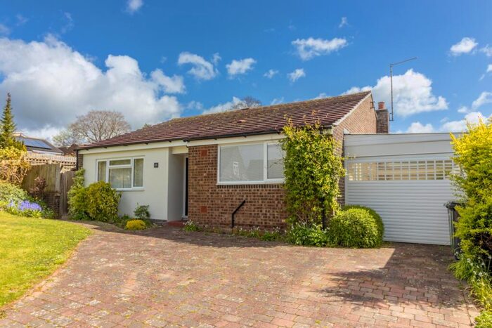 3 Bedroom Detached Bungalow To Rent In Sun Hill Crescent, Alresford, Hampshire, SO24