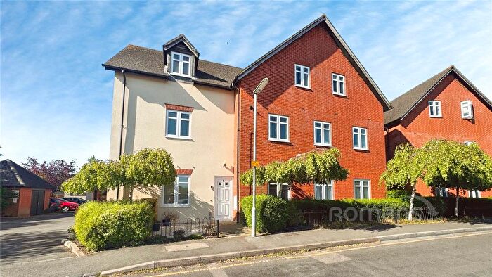 2 Bedroom Maisonette For Sale In Overton Court, Tongham, Farnham, GU10