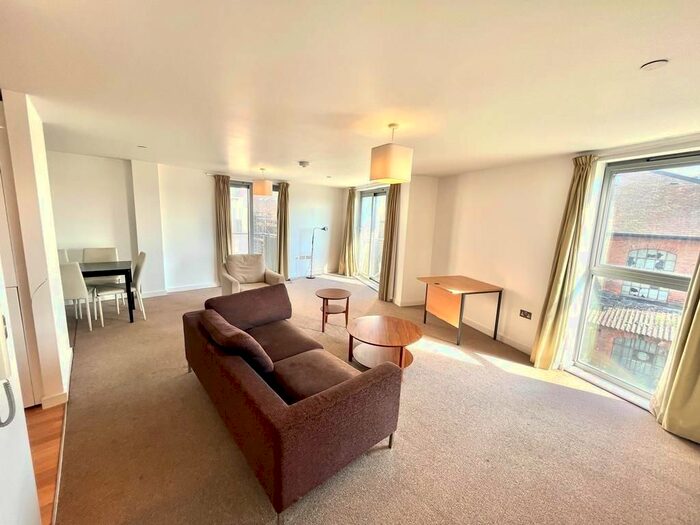 3 Bedroom Flat To Rent In Queens Road, Nottingham, NG2