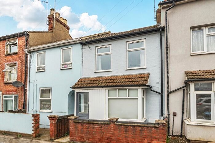 2 Bedroom Terraced House For Sale In New Street, Aylesbury, HP20